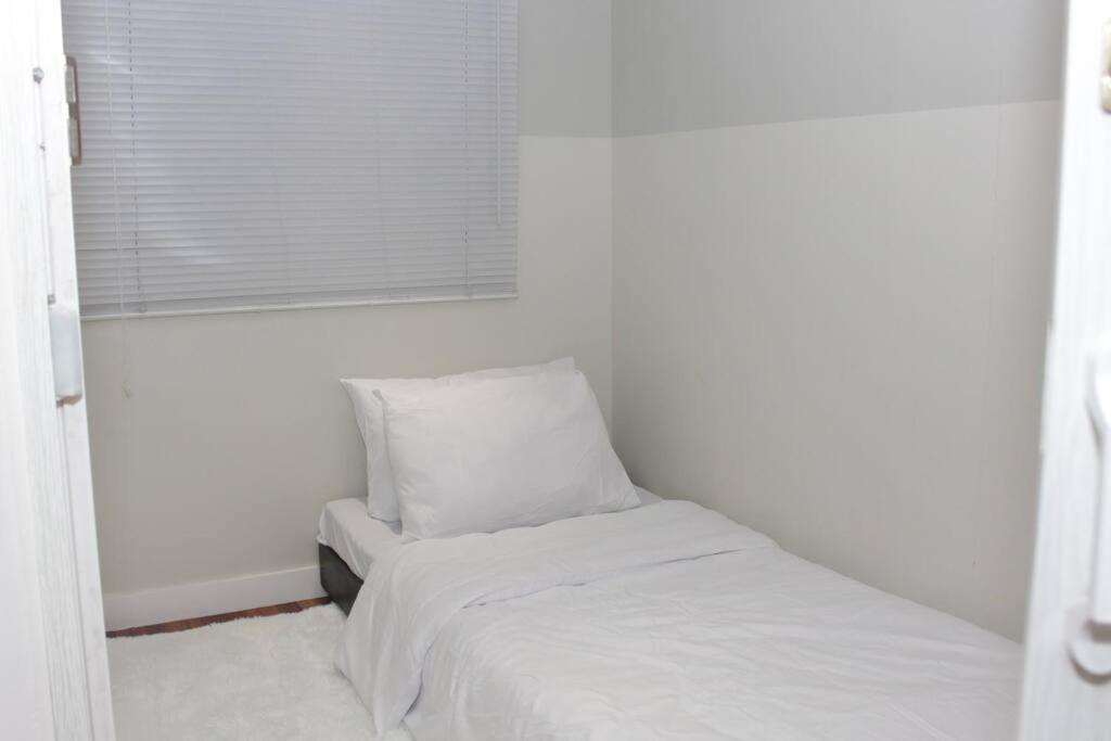 A2J Bgc Luxury 2Br Loft Near Burgos Circle & Malls マニラ市 エクステリア 写真